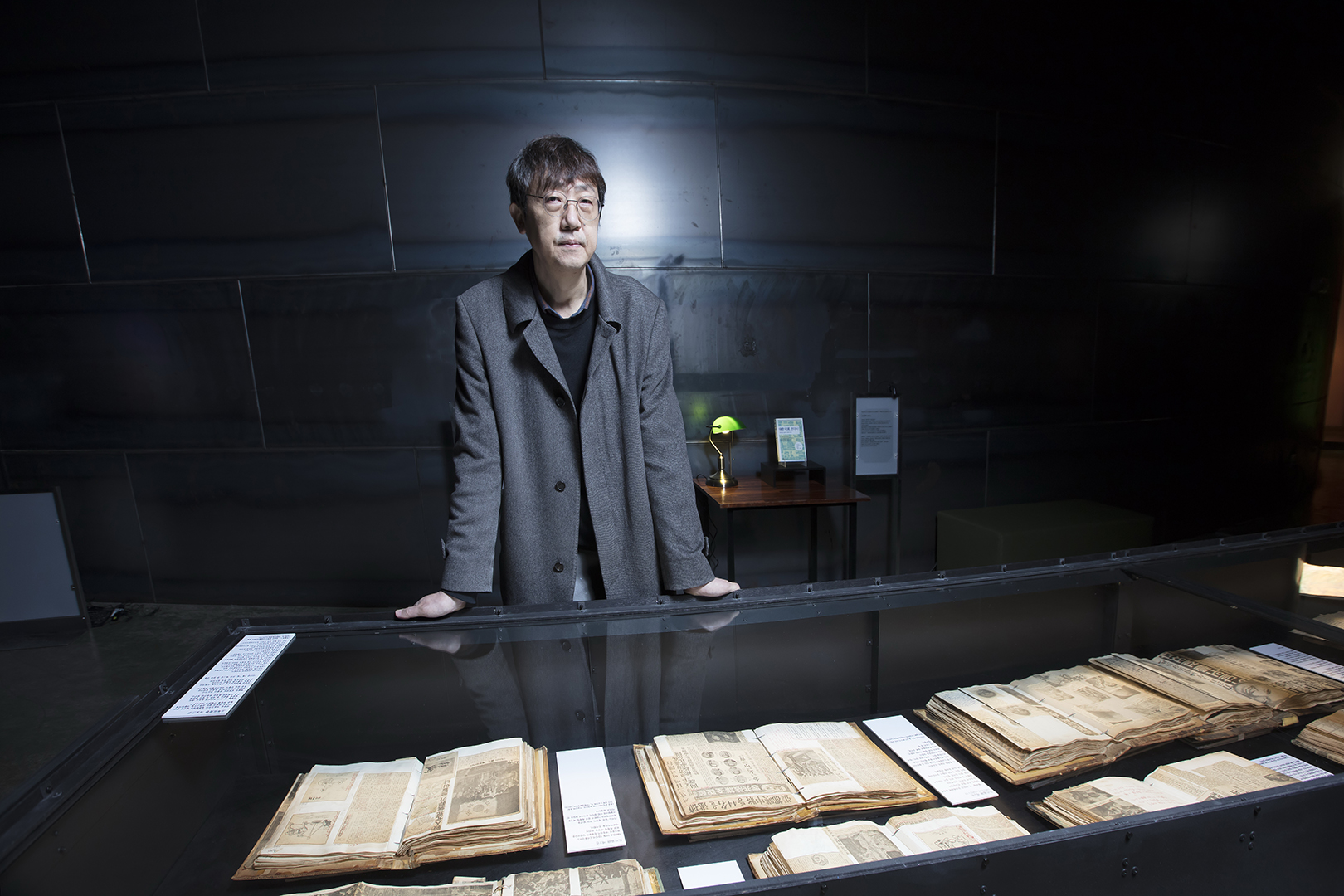 (일) T5기획전x에코라운지 북토크- 저자와의 대화  "아버지의 스크랩북을 통해 바라본『대한국민현대사』" 