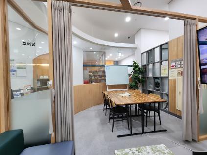 124서울청년센터 마포 모임공간(4~5인 사용가능 스터디룸) 사진