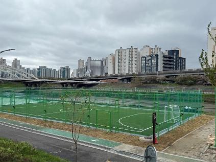 124풋살경기장B(구일역하부) 사진