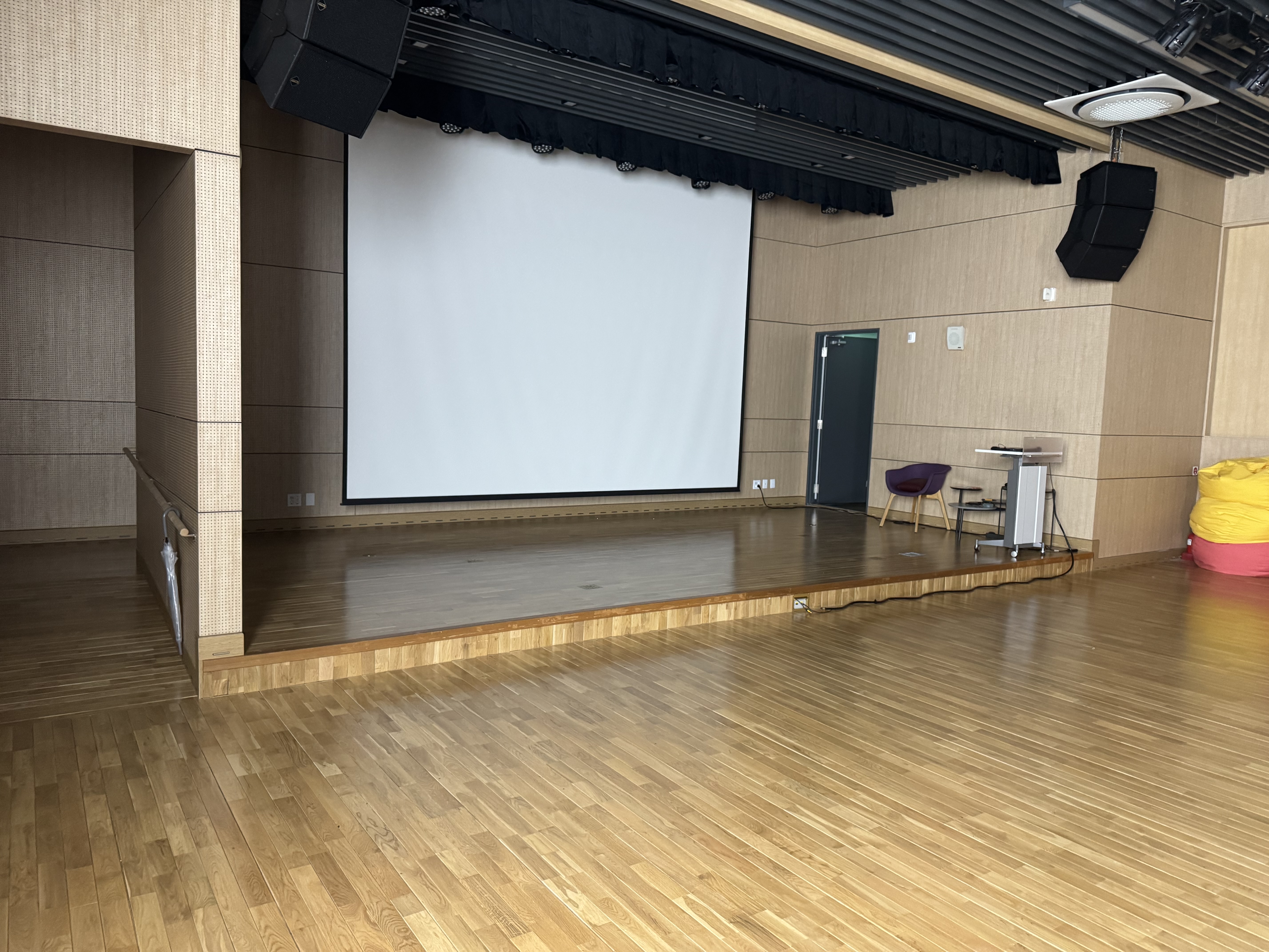 서초구립양재도서관 양재홀대관