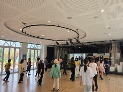 124[5월 석촌호수 아뜰리에 문화예술클래스] 라인댄스 사진